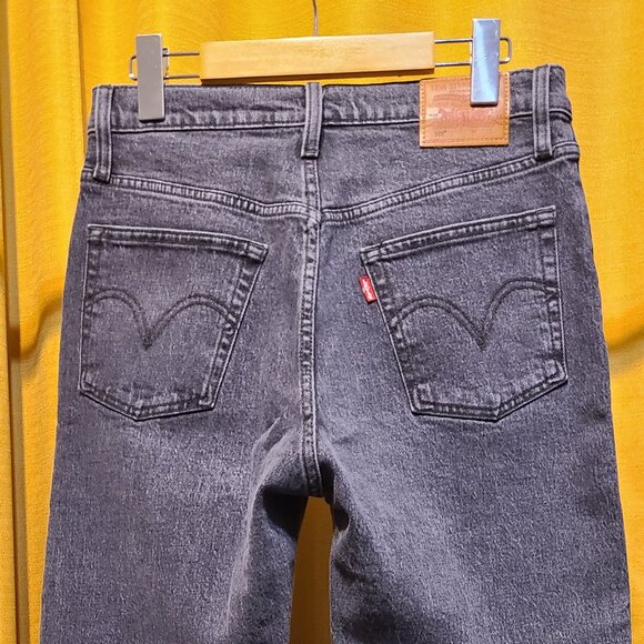 NWOT Levi's 501 jeans - Size 28 - Picture 3 of 6